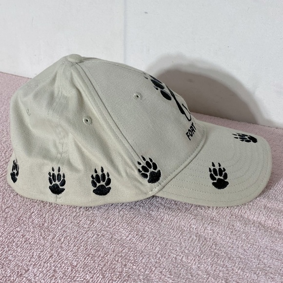 Beige Fort Smith N.W.T Wolf Paw Prints Hat Adult - Picture 6 of 9